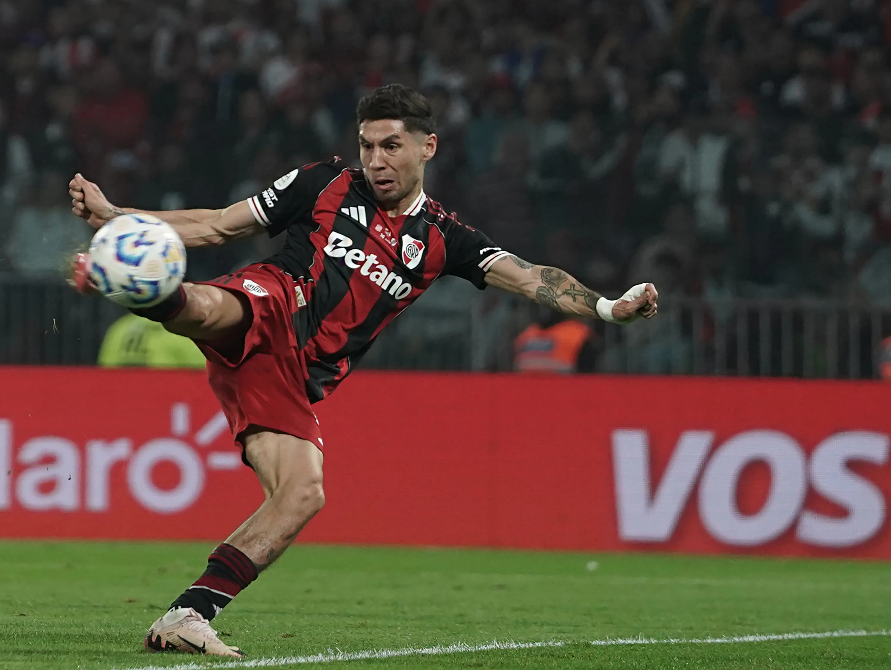 Ο Σαντιάγο Μοντιέλ κατακτά το Βραβείο Πούσκας 2025