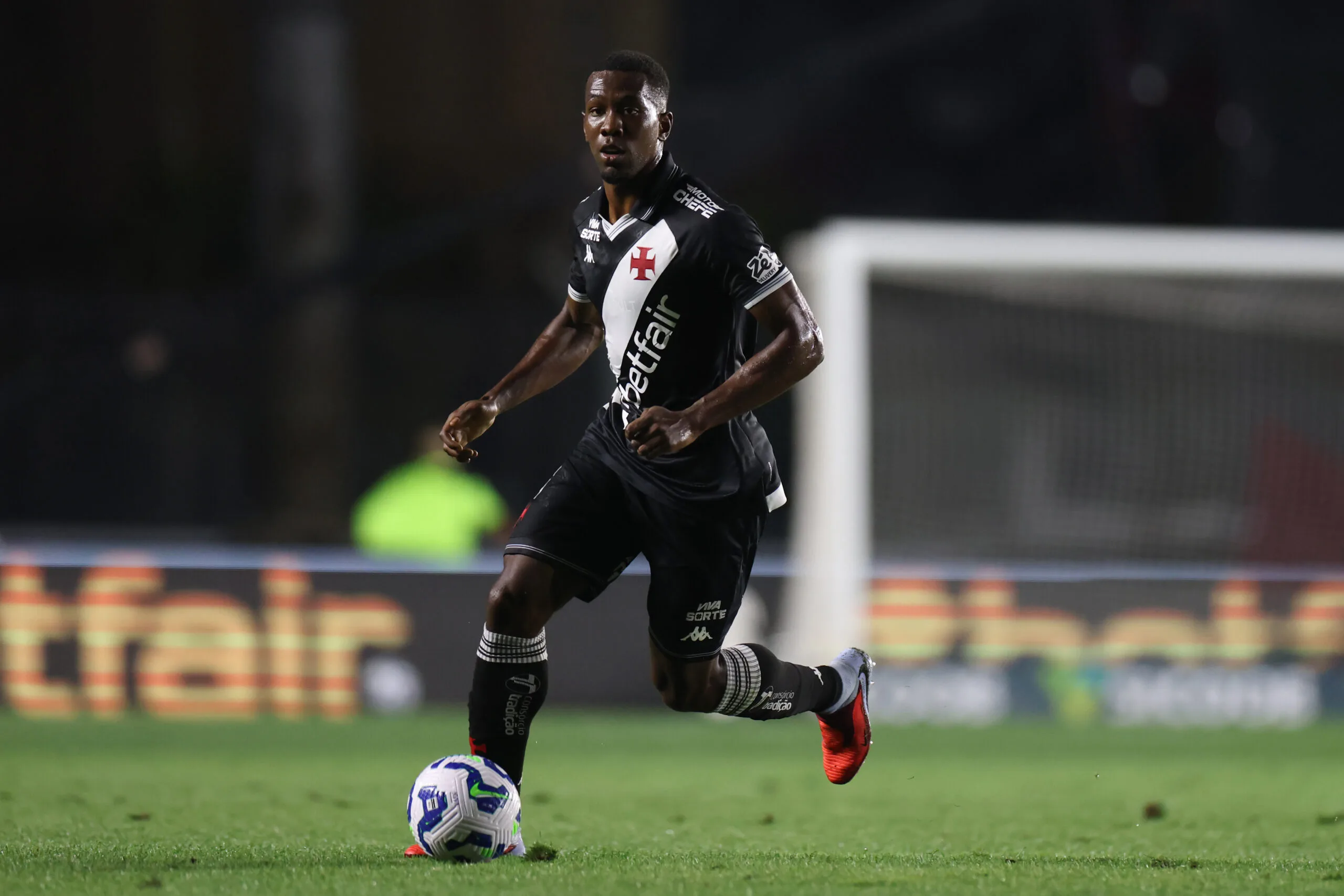 Real Madrid Are Facing Stiff Competition For This Gifted Winger: One For The Future?