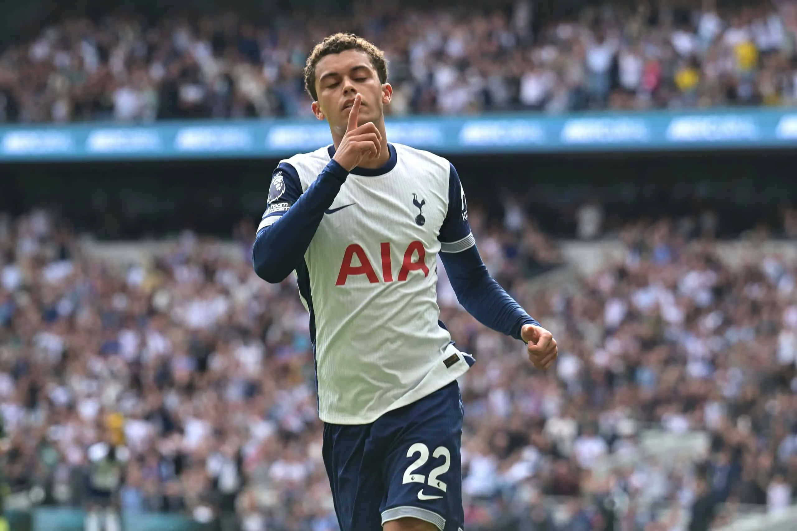 Η Άστον Βίλα στοχεύει ψηλά με κίνηση για τον Τζόνσον