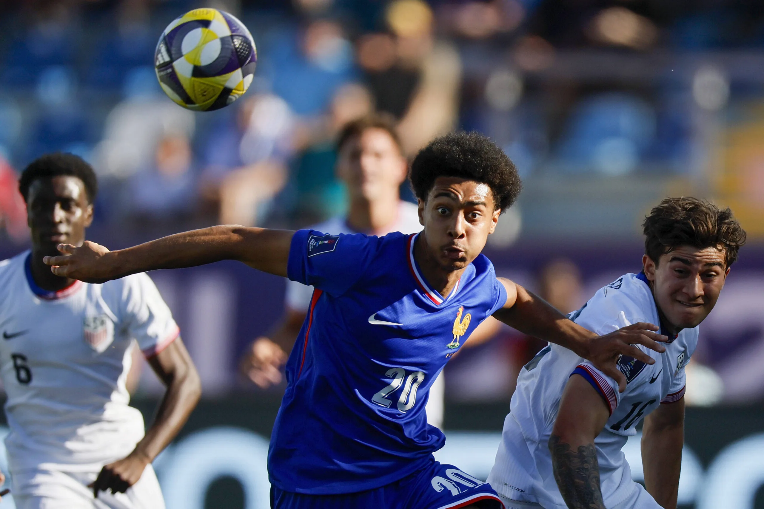 Η Τσέλσι στοχεύει τον νεαρό επιθετικό Ν'Γκεσάν από τη Γαλλία