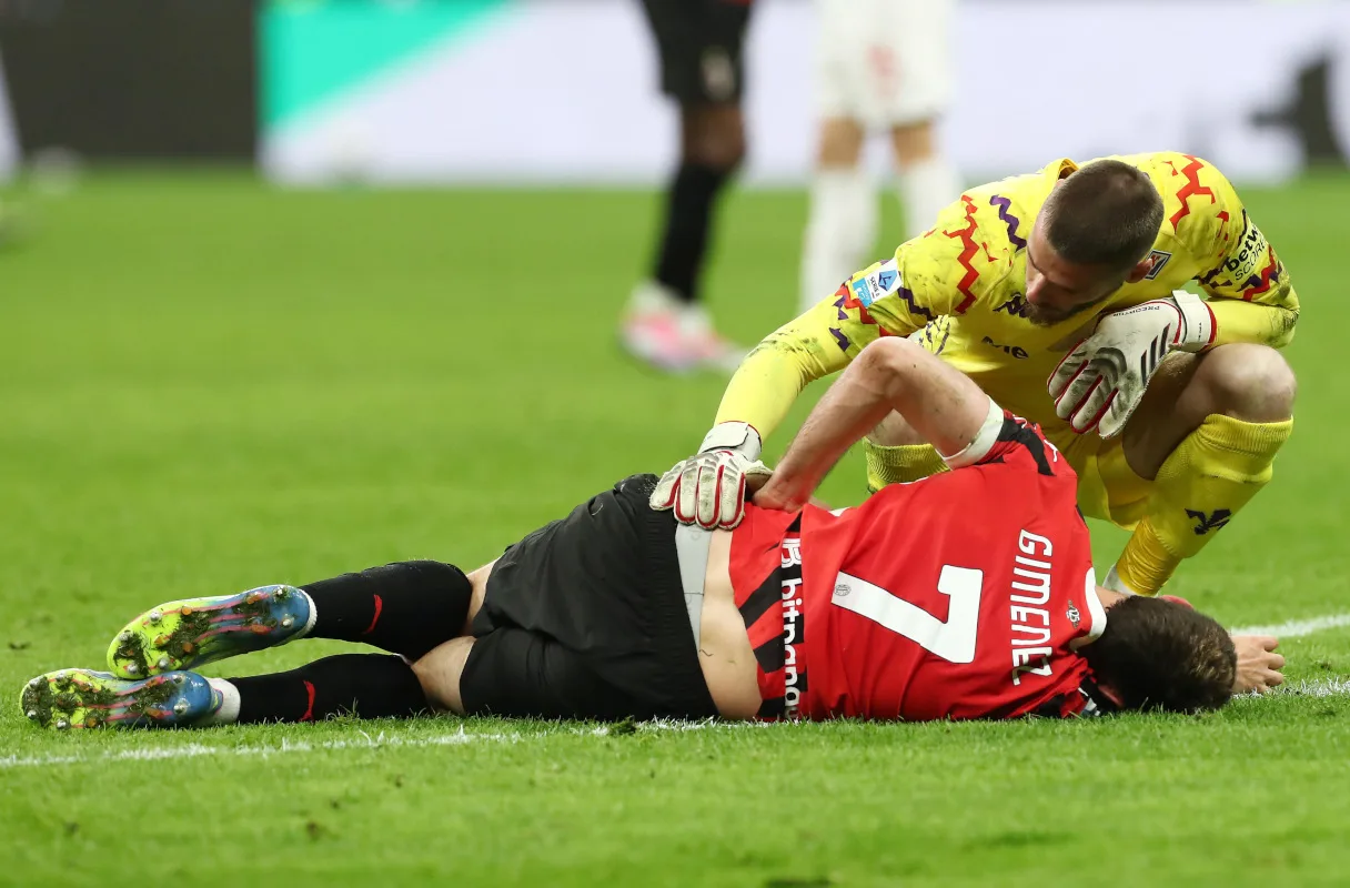 Report Gimenez considering surgery for ankle injury