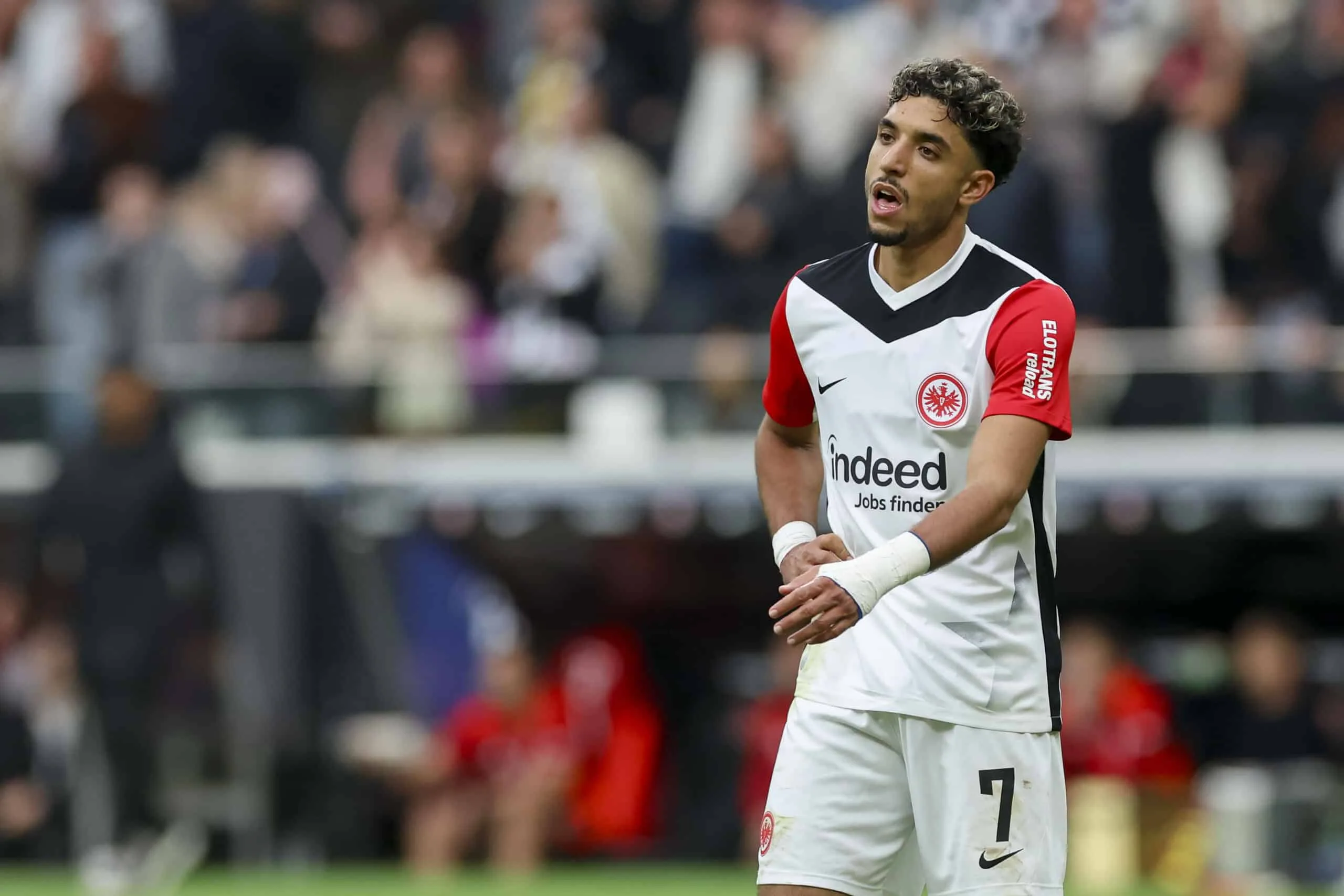 Η Λίβερπουλ Εξετάζει την Περίπτωση Μαρμούς