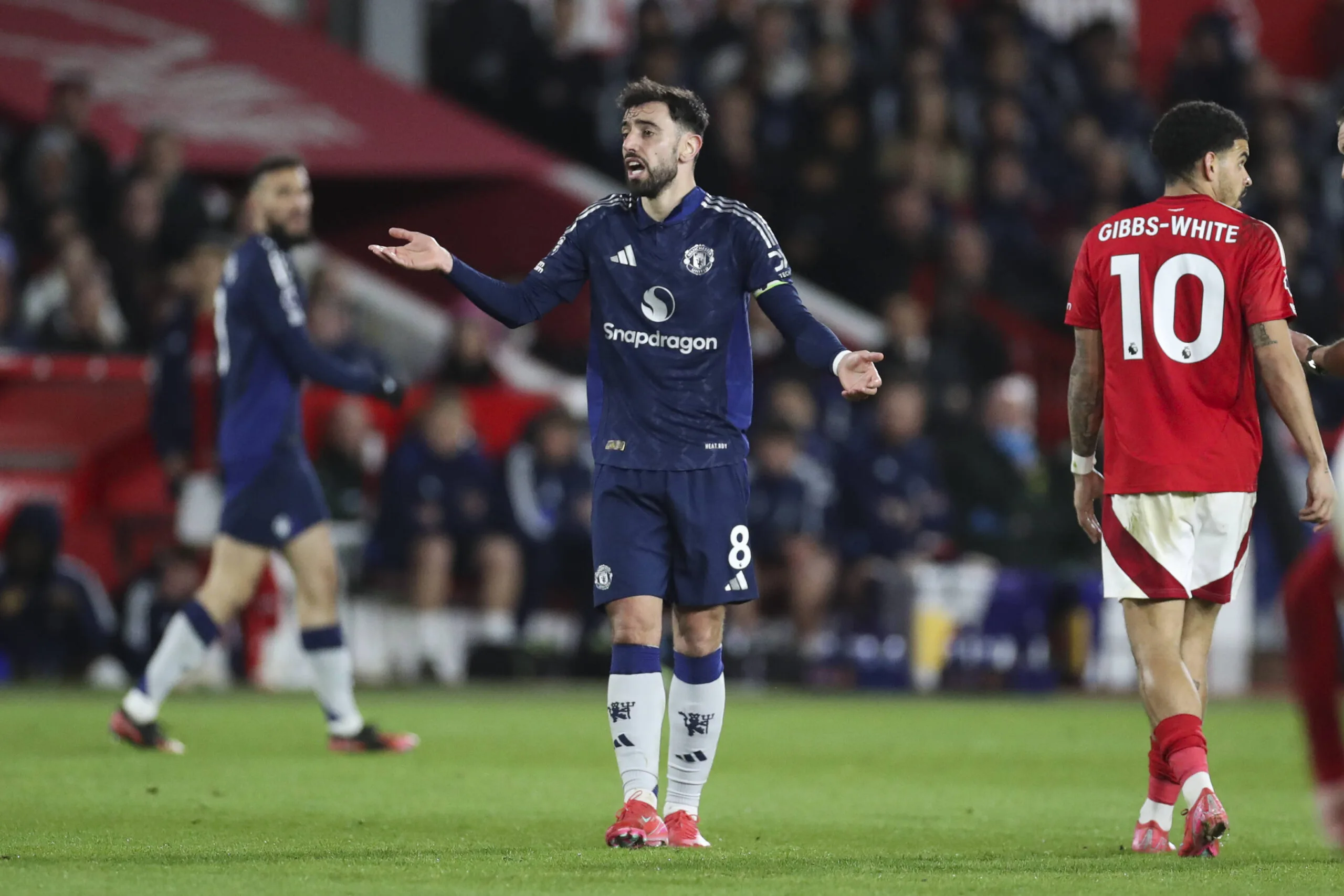 Ανατροπές στο Μάντσεστερ Γιουνάιτεντ: Πιθανή πώληση του Φερνάντες