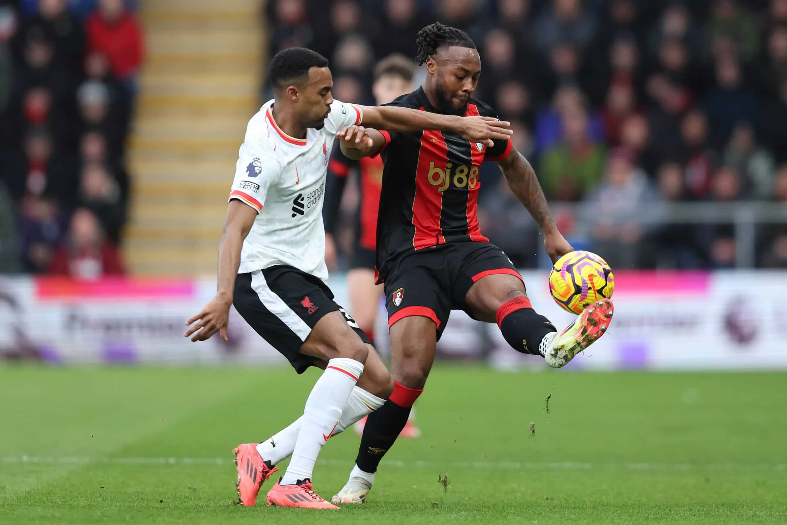 Η μάχη για τον Αντουάν Σεμένιο: Ποιος θα κερδίσει τον ταλαντούχο επιθετικό;