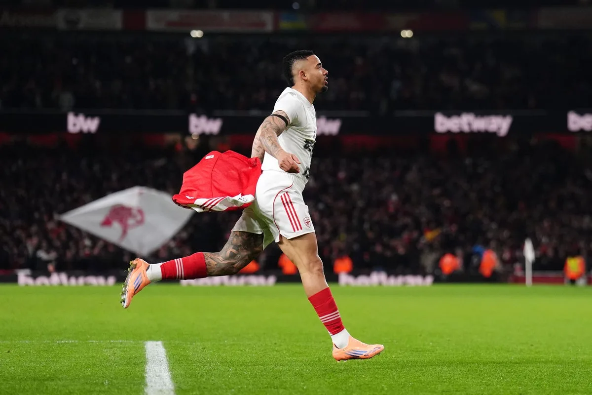 Ο Κάραγκερ προτείνει αλλαγές στην επίθεση της Άρσεναλ