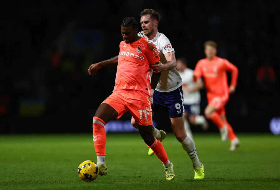 Η Δύσκολη Αποστολή της Γουέστ Χαμ για τον Χάτζι Ράιτ