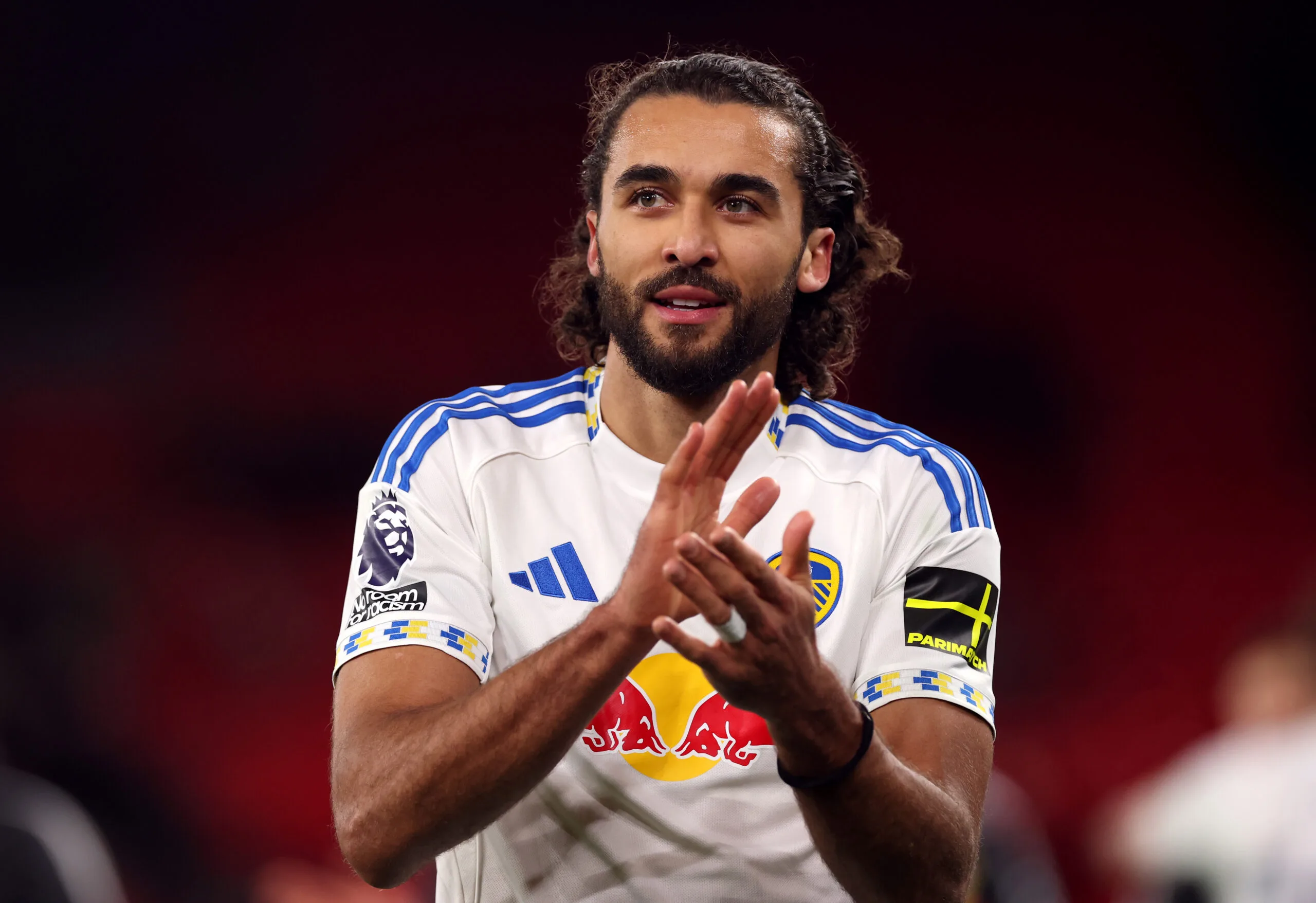 Λιντς Γιουνάιτεντ: Σκληρή Μάχη και Ισοπαλία στο Άνφιλντ