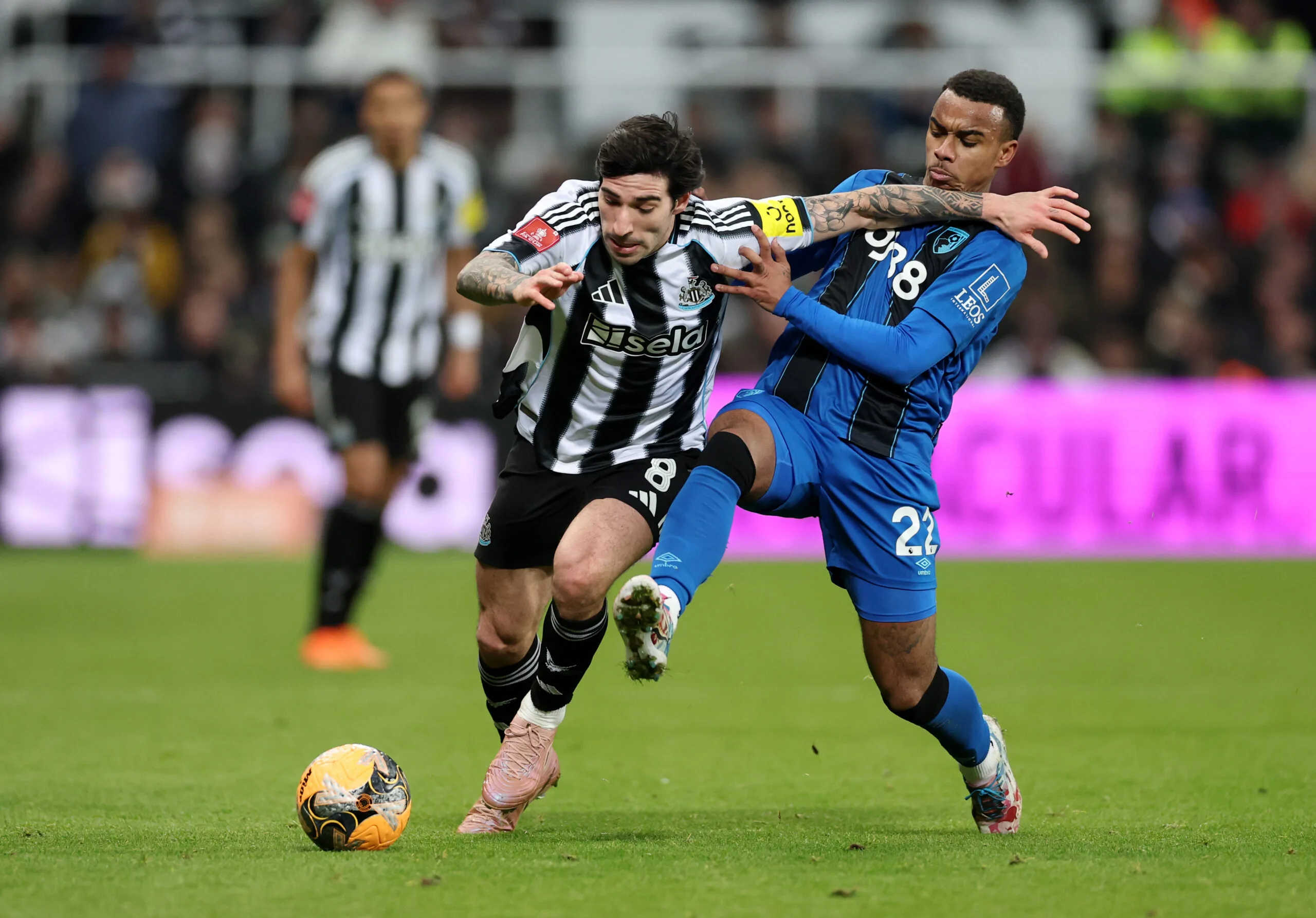 Νίκη στα Πέναλτι για τη Νιούκαστλ με Πρωταγωνιστή τον Μπαρνς