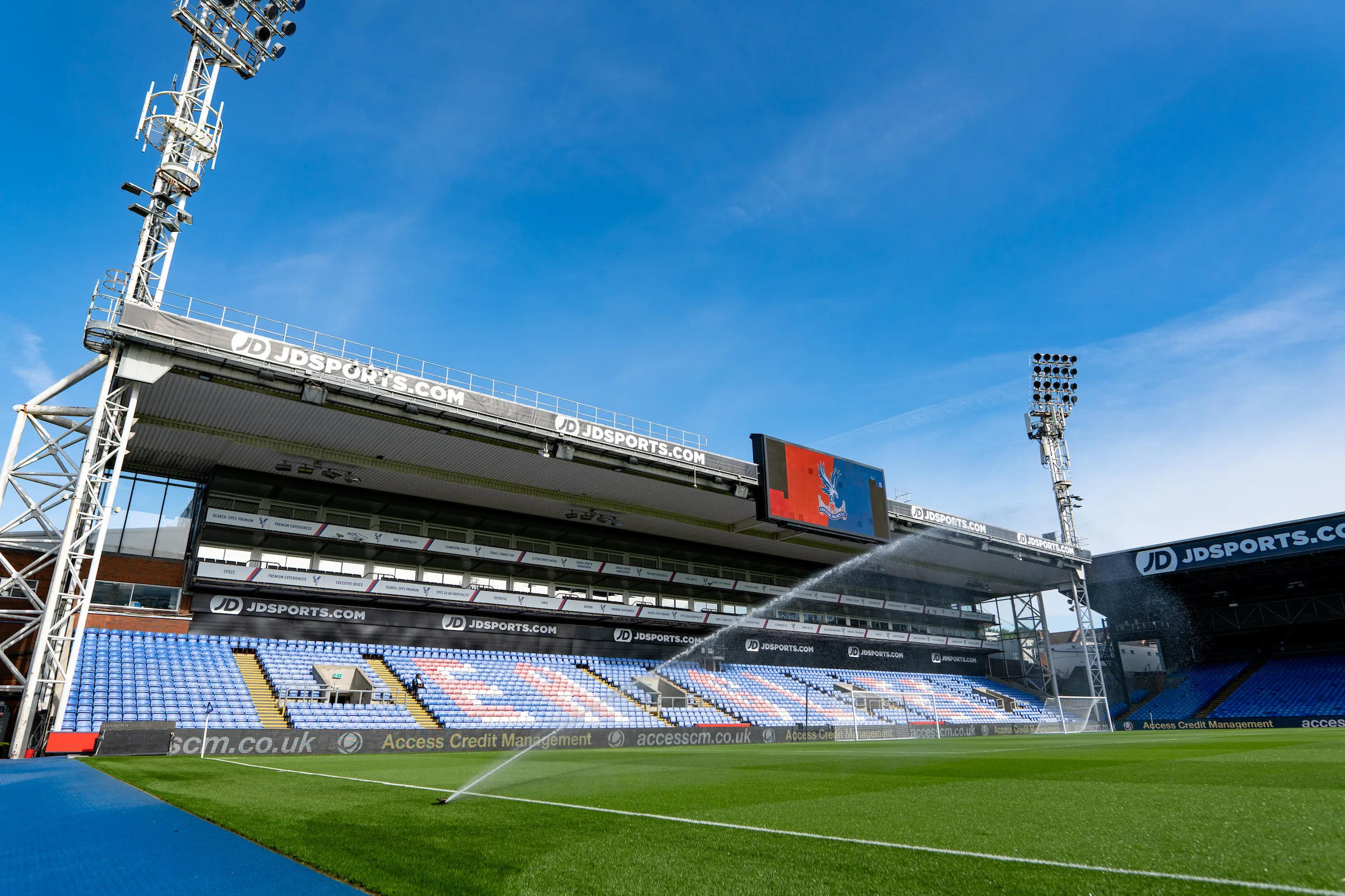 Αποχώρηση της Χοπκροφτ από την Κρίσταλ Πάλας