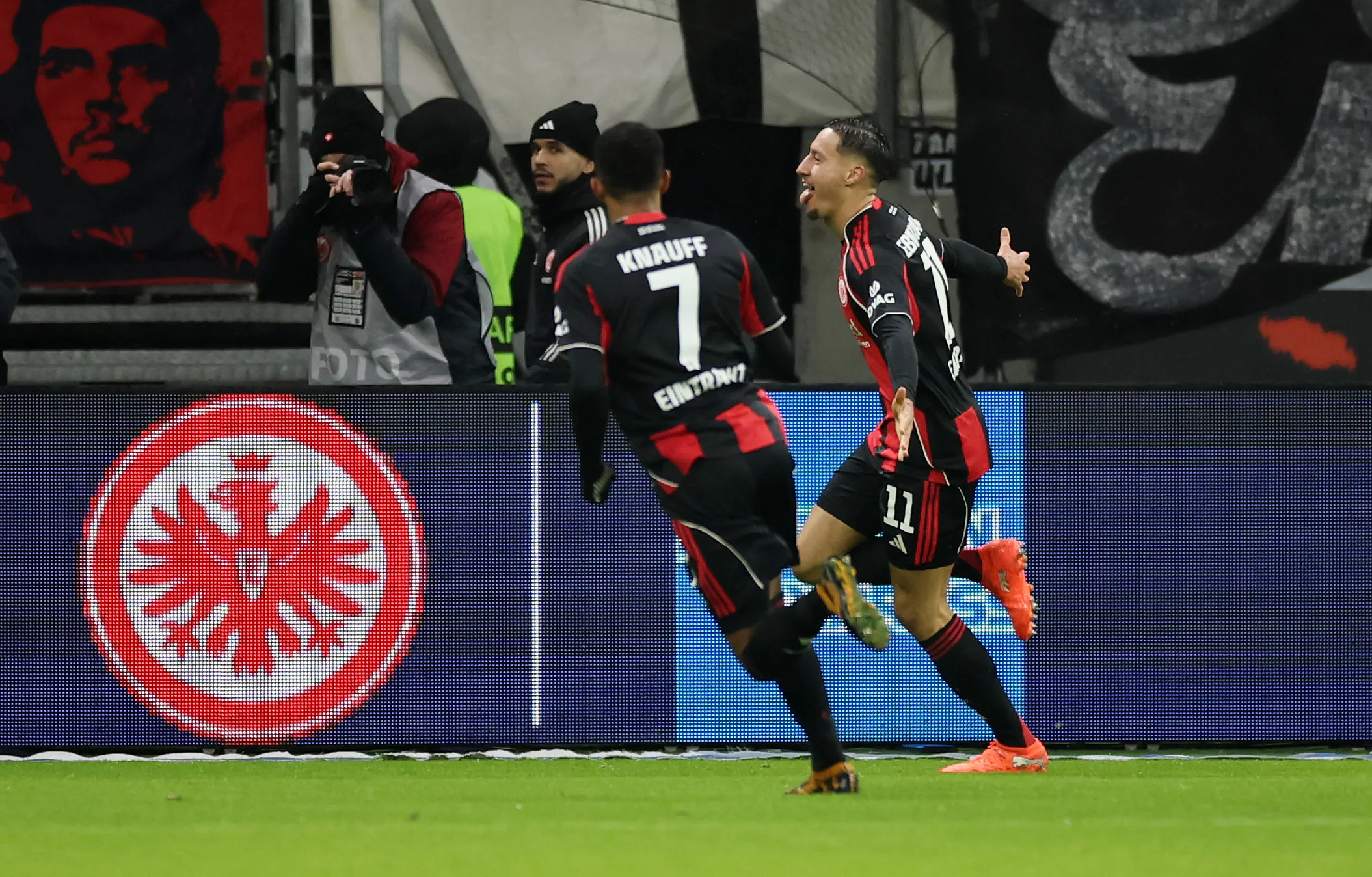 Ονειρικό ντεμπούτο για τον Εμπνουταλίμπ στην Άιντραχτ