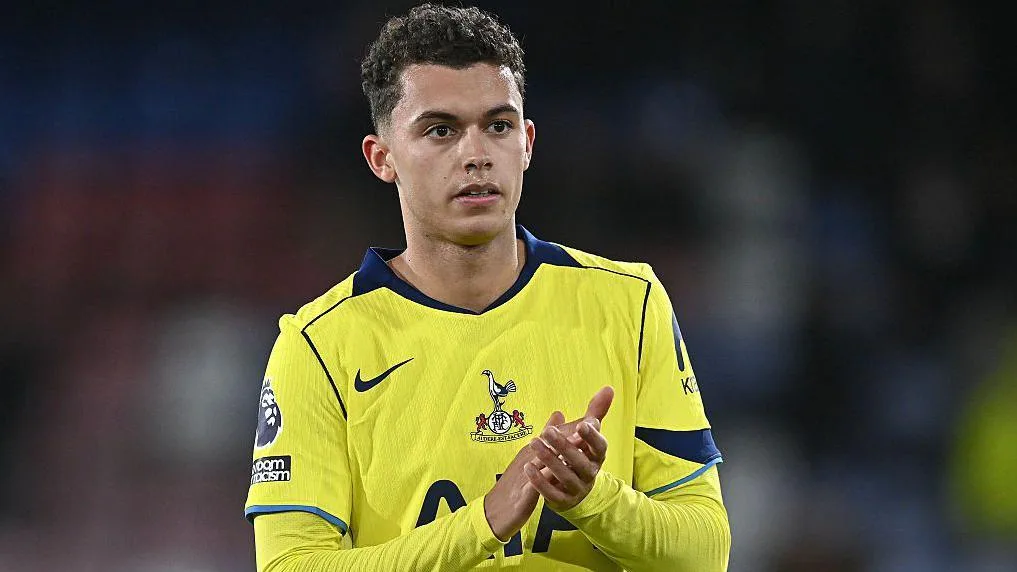 Ο Τζόνσον στην αποστολή της Κρίσταλ Πάλας για το ματς με τη Νιούκαστλ