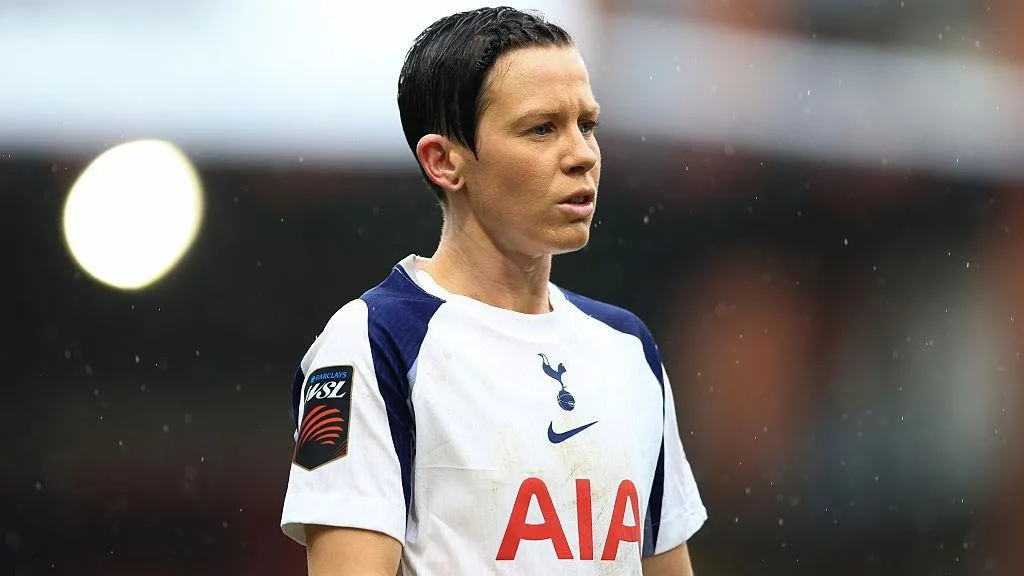 Η Λέστερ ενισχύεται με την έμπειρη Άσλεϊ Νέβιλ