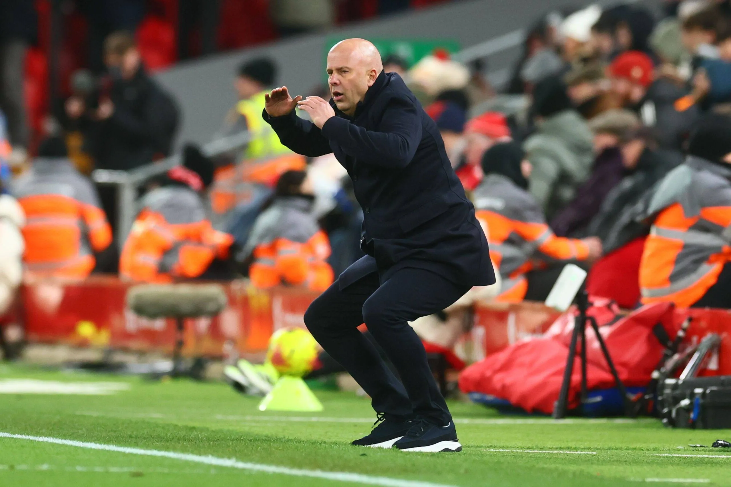 Λίβερπουλ: Προσαρμογές και Προκλήσεις πριν την Αναμέτρηση με Άρσεναλ