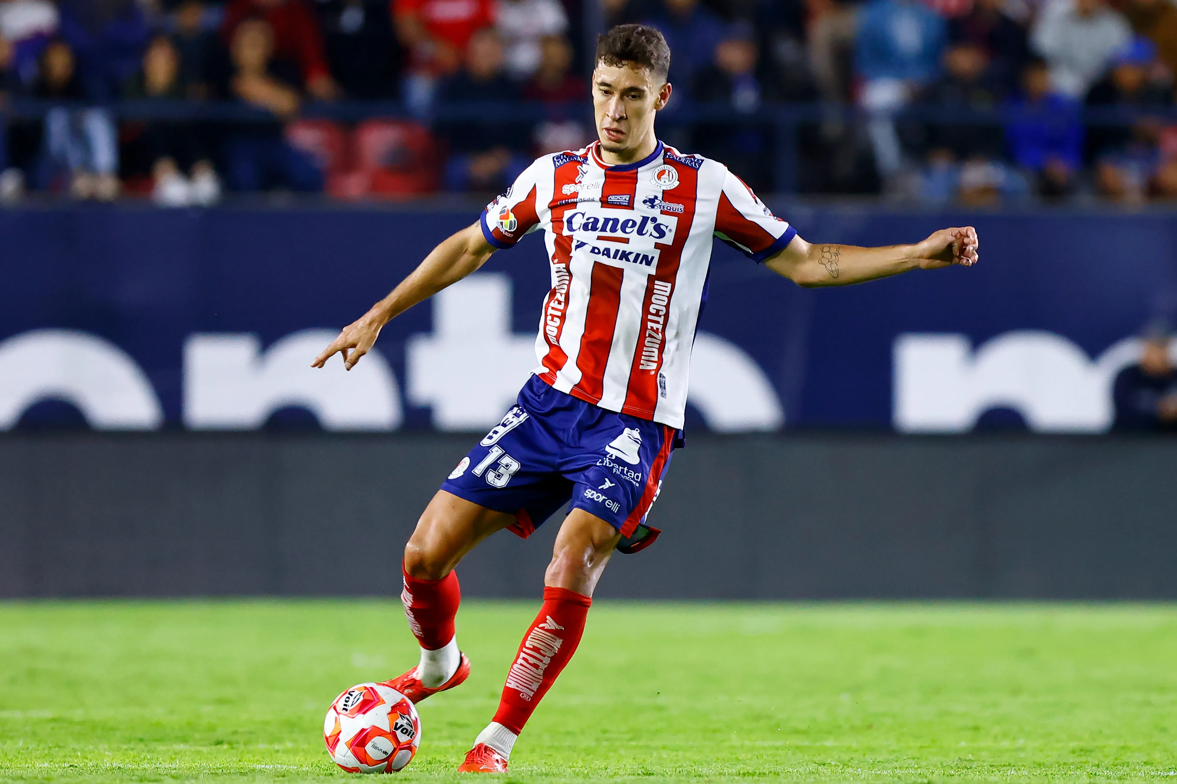 Ο Ροντρίγκο Ντουράδο ενισχύει την Άμυνα της Αμέρικα