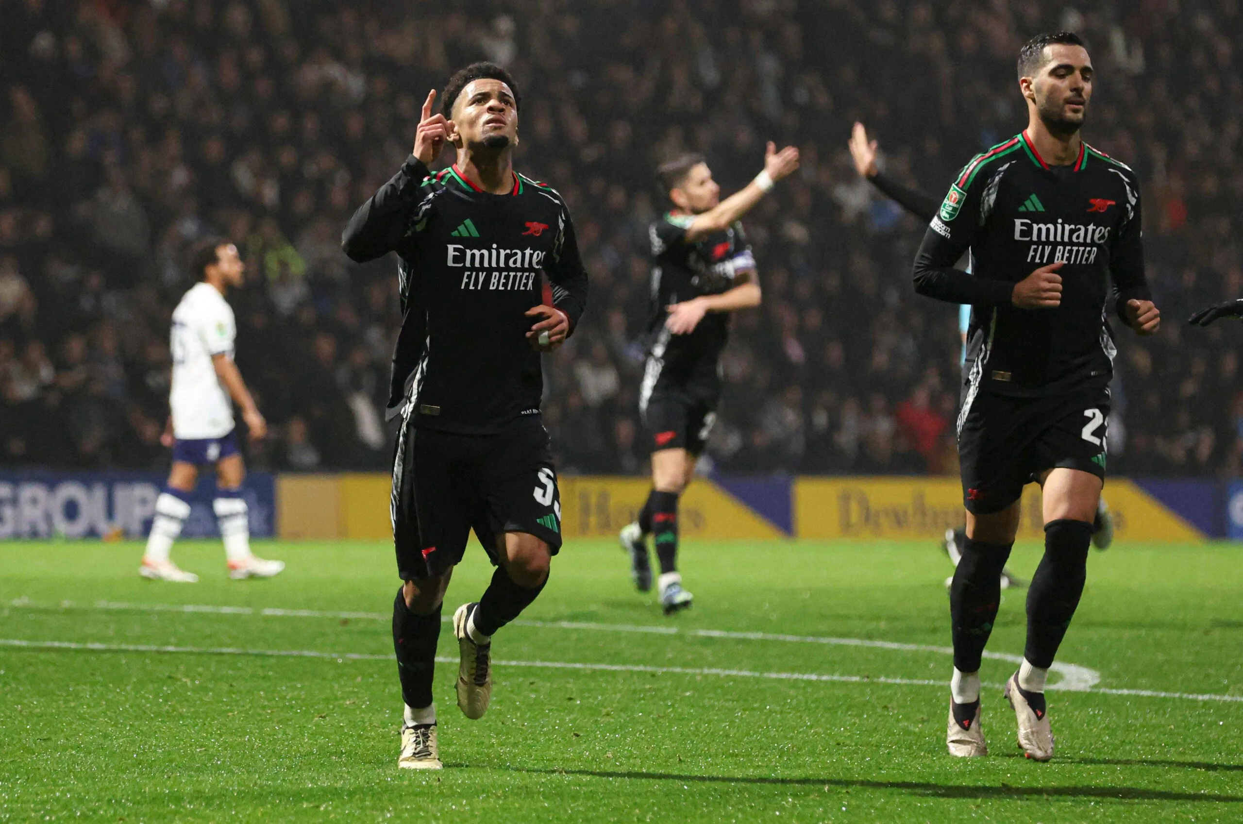 Αναζητώντας Λύση για τον Νουανέρι: Δανεισμός ή Ευκαιρίες;