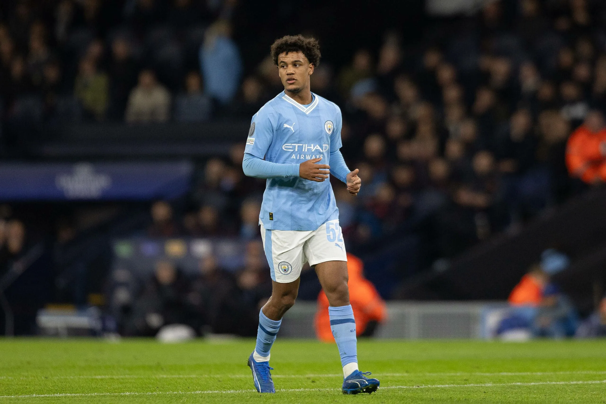 Η Ντόρτμουντ εξετάζει την απόκτηση του Όσκαρ Μπομπ από τη Μάντσεστερ Σίτι