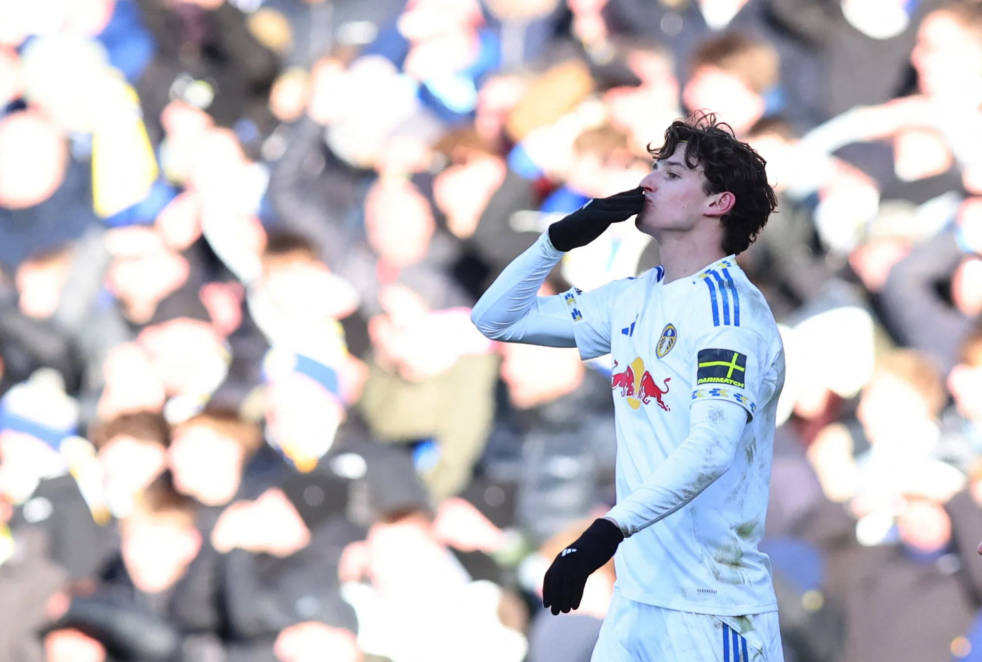 Ο Άαρονσον σκόραρε και έδωσε ανάσα στη Λιντς